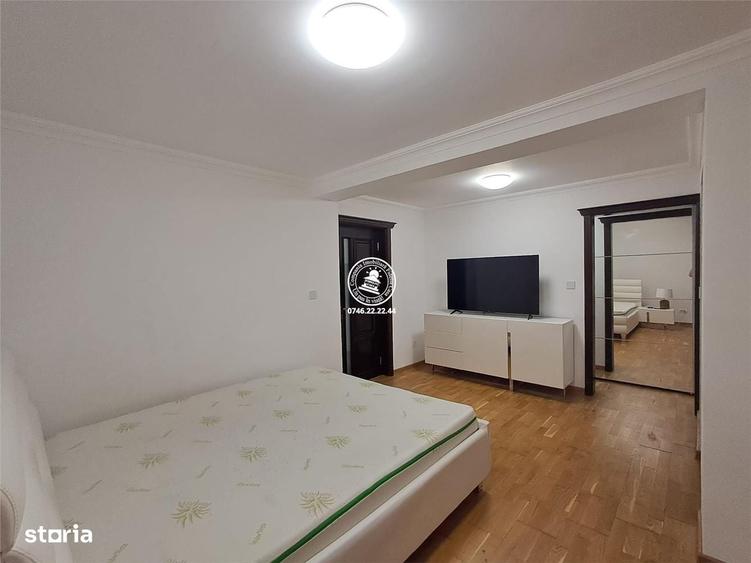 Casă cu 3 camere cu Teren 450 Mp în Podul de Fier