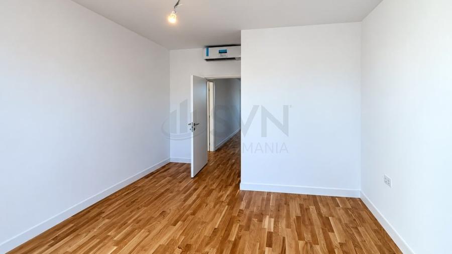 Apartament cu 3 camere decomandat în Pipera
