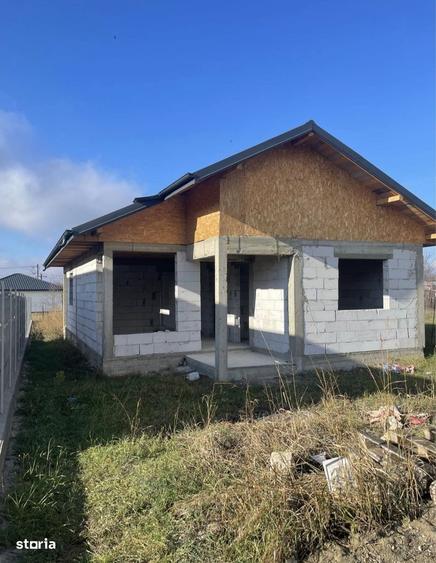 Casă cu 3 camere în Moimești