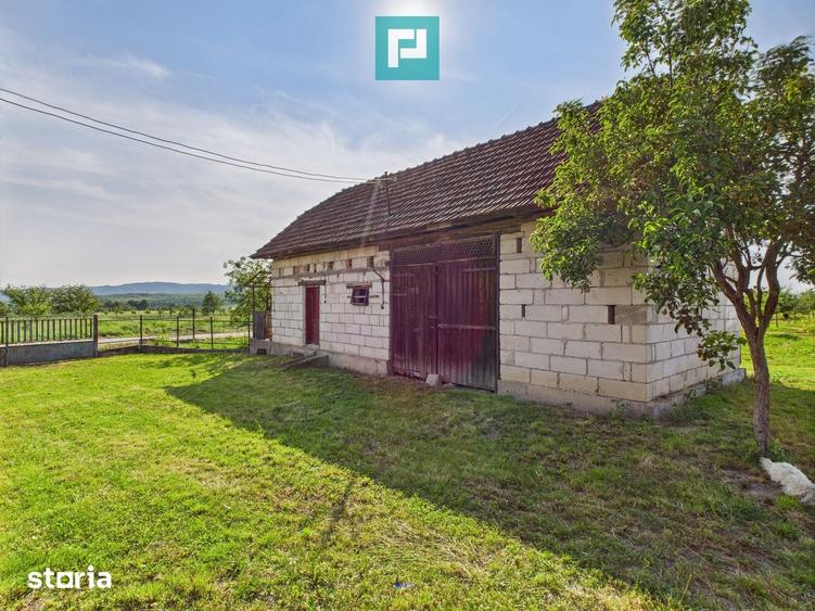 Casă cu 2 camere cu Teren 7204 Mp în Hălmăgel