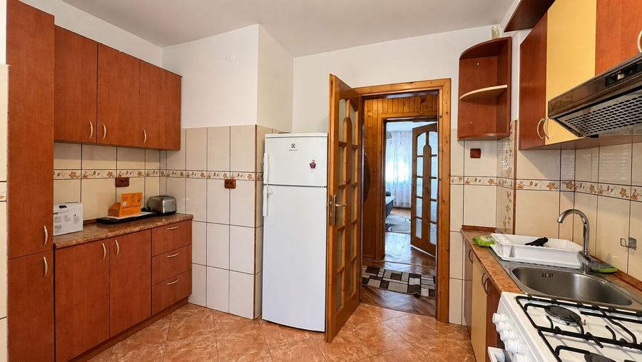 Apartament cu 3 camere decomandat în Bălcescu