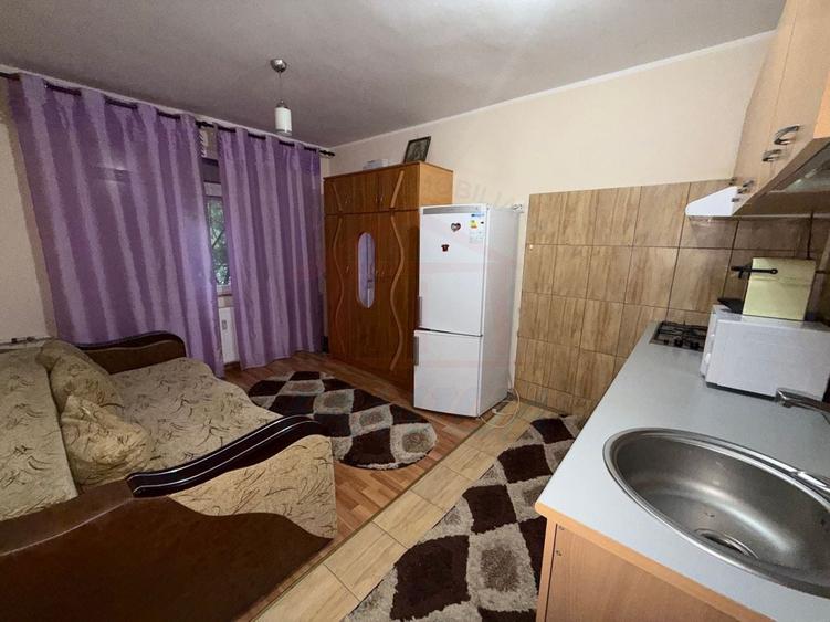 Apartament cu 2 camere semidecomandat, mobilat în Micro 19