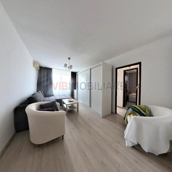Apartament cu 4 camere semidecomandat, mobilat în Rahova