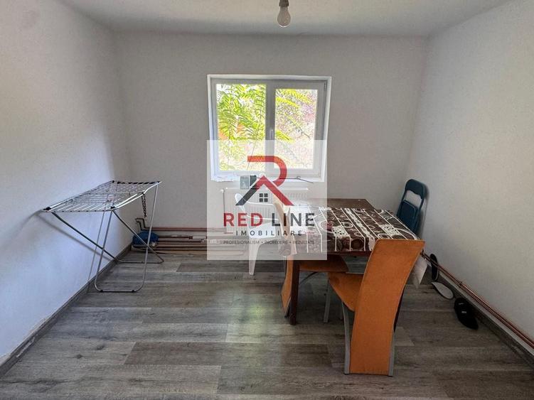 Casă individuală cu 4 camere cu Canalizare în Gura Văii