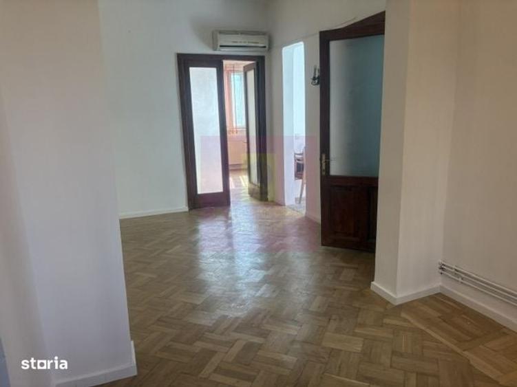 Apartament cu 3 camere în Cotroceni