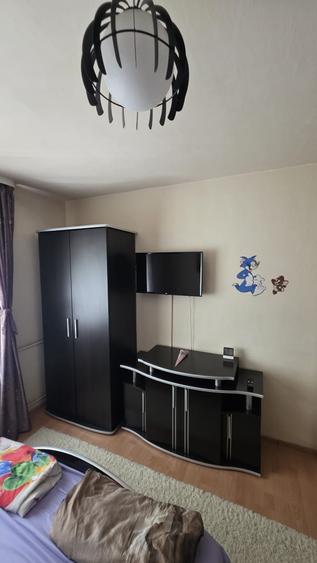 Apartament cu 2 camere decomandat în Exterior Vest