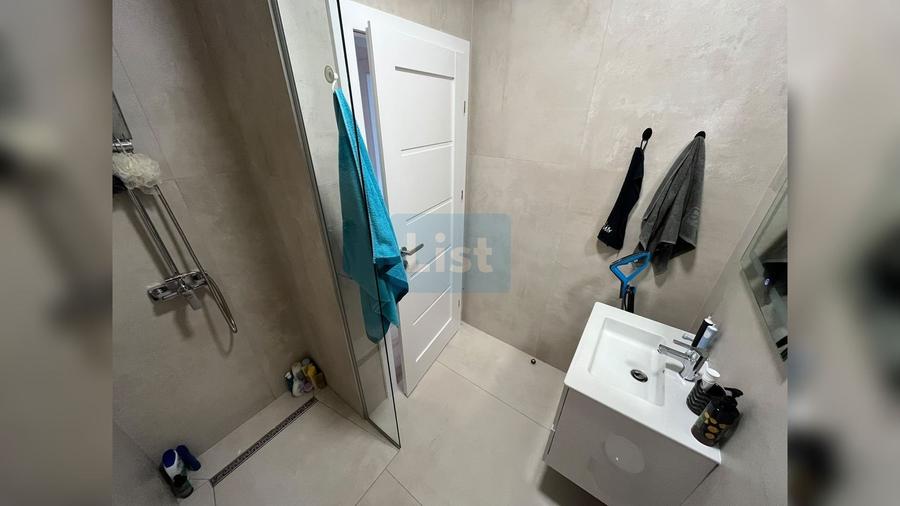 Apartament cu 2 camere semidecomandat, mobilat în Florești