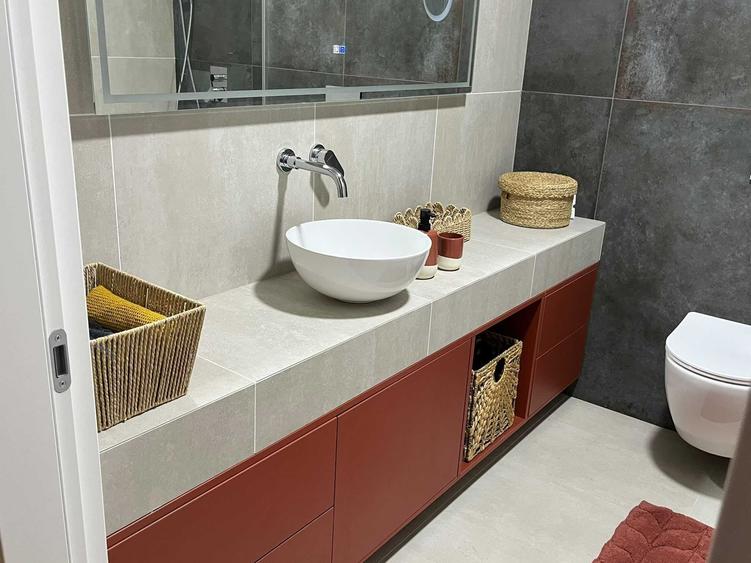 Apartament cu 2 camere decomandat în Tunari