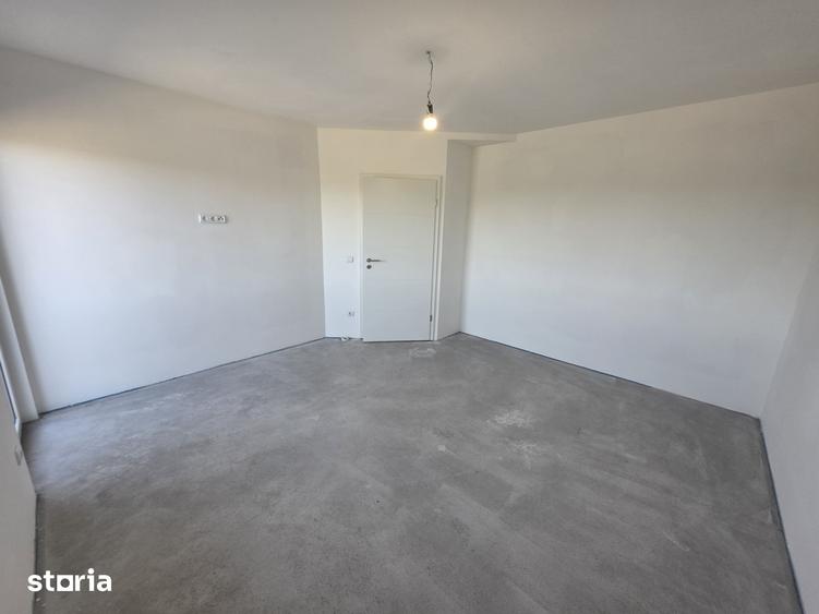 Casă cu 8 camere cu Teren 564 Mp în Dudeștii Noi