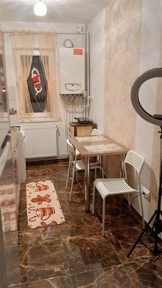 Apartament cu 2 camere semidecomandat, mobilat în Mircea cel Bătrân