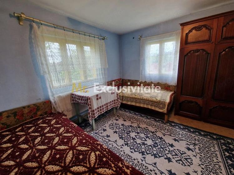 Casă cu Teren 1223 Mp în Moșoaia