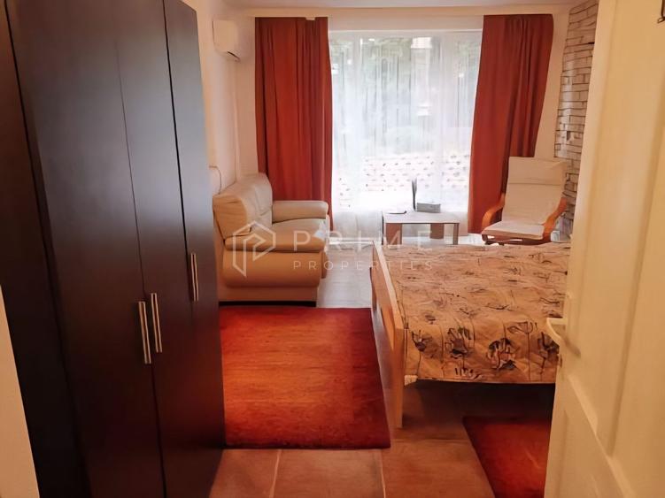 Casă individuală cu 8 camere cu Canalizare în Ivănești