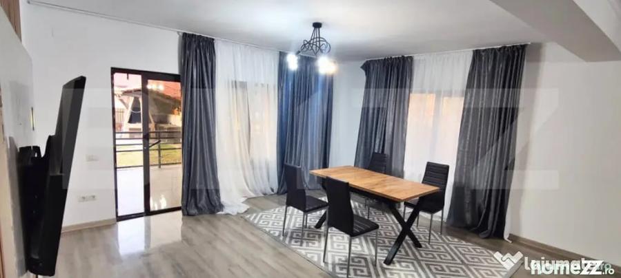 Casă cu 7 camere cu Teren 400 Mp în Central