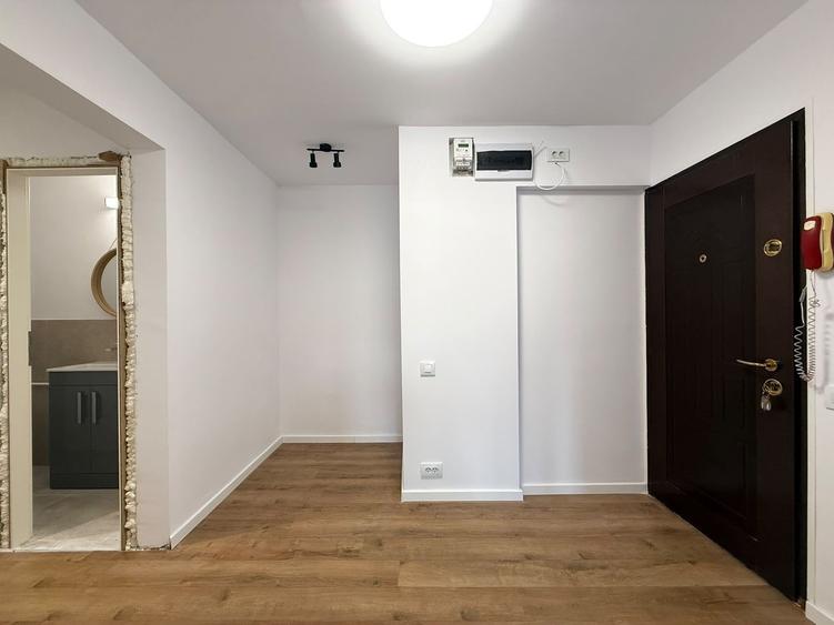 Apartament cu 3 camere decomandat în Ștefan cel Mare