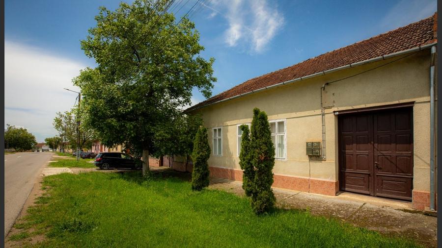 Casă cu 6 camere cu Garaj în Ramna