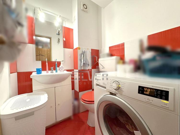 Apartament cu 3 camere semidecomandat, mobilat în Zorilor
