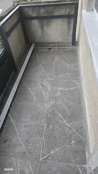 Garsonieră decomandată în Decebal