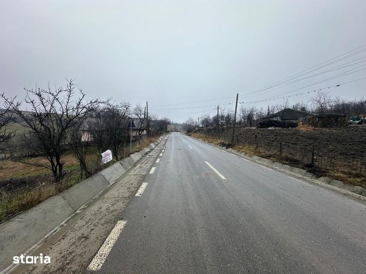 Teren de 2600 mp, în Popricani