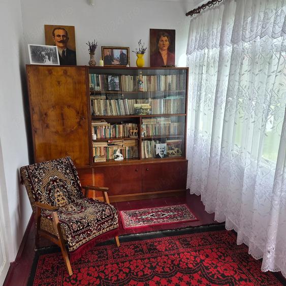 Casă cu 3 camere cu Teren 2700 Mp în Central
