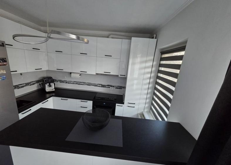 Apartament cu 3 camere, mobilat în Florești — fotografia 3