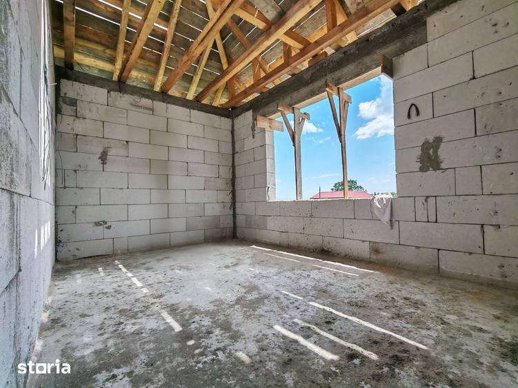 Casă cu 4 camere cu Teren 200 Mp în Lumina