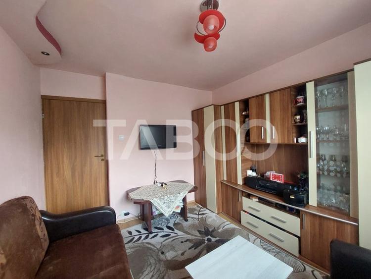 Apartament cu 3 camere decomandat, mobilat în Mihai Viteazul