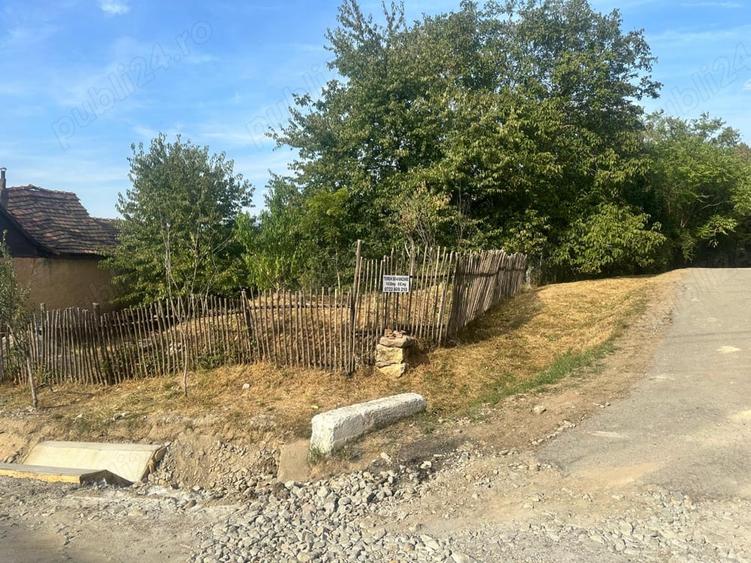 Teren de 1500 mp, în Potoc