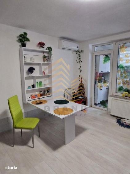 Apartament cu 3 camere decomandat în Independenței