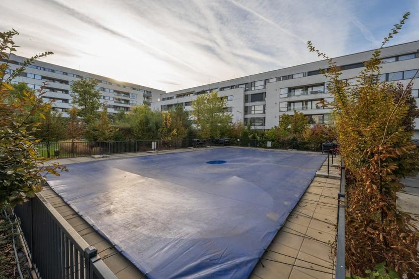 Apartament cu 4 camere semidecomandat, mobilat în Chitila