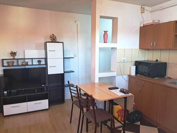 Apartament cu 2 camere semidecomandat în Mihai Viteazul