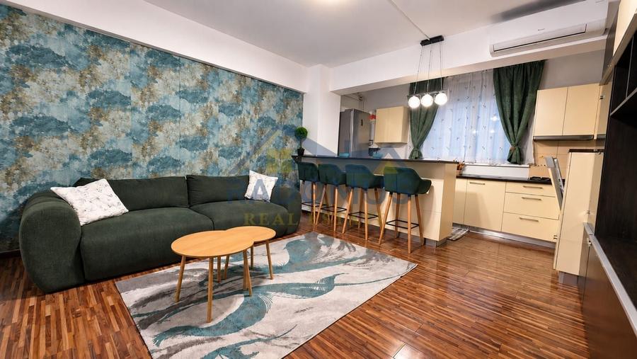 Apartament cu 3 camere decomandat, mobilat în 9 Mai