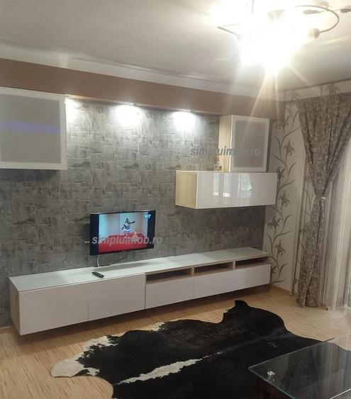 Apartament cu 3 camere decomandat în Crângași