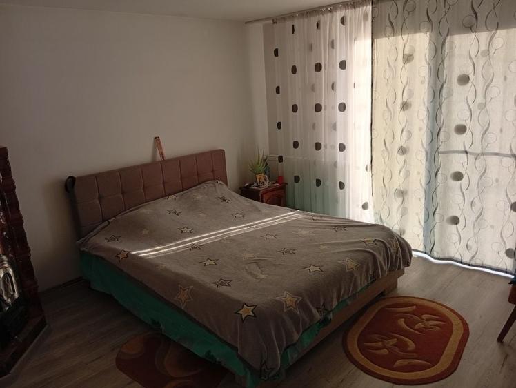 Casă cu 3 camere în Mareș