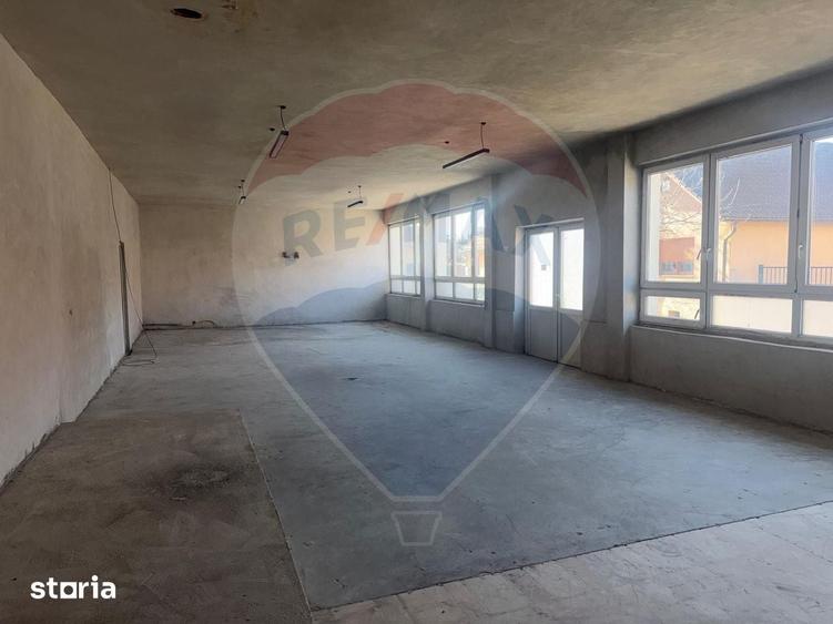 Spațiu comercial, de 330 mp, în Sud