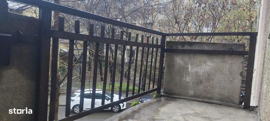 Garsonieră decomandată în Rahova