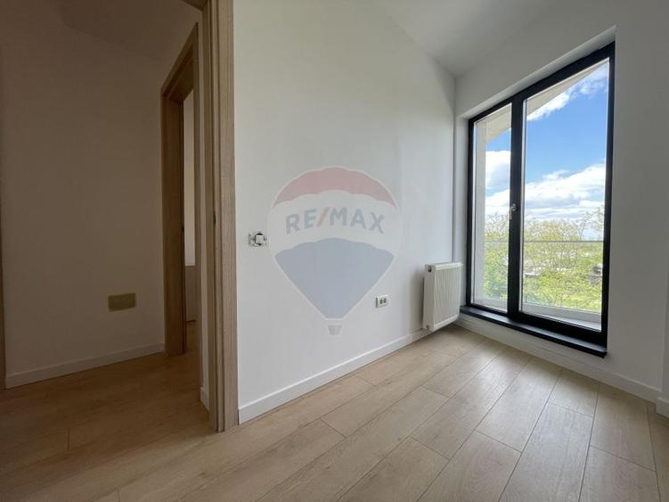 Apartament cu 4 camere semidecomandat, mobilat în Pipera