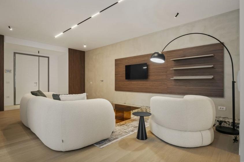 Apartament cu 4 camere decomandat, mobilat în Aviatorilor