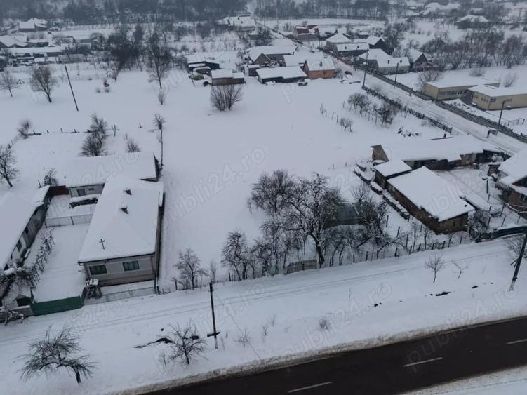 Teren de 3036 mp, în Petriș