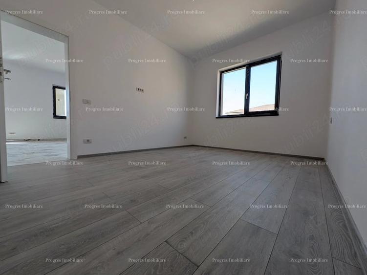 Apartament cu 3 camere decomandat în Est