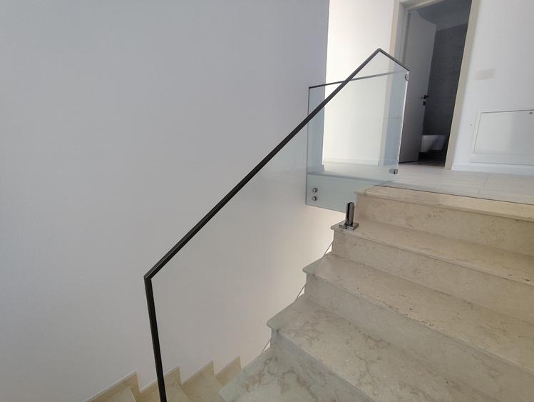 Duplex cu 4 camere cu Canalizare în Popas Păcurari