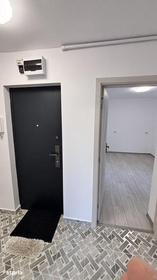 Apartament cu 3 camere decomandat în Exterior Vest