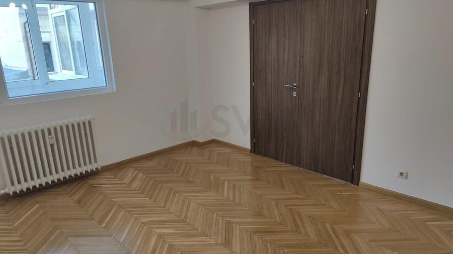 Apartament cu 3 camere decomandat în Dorobanți