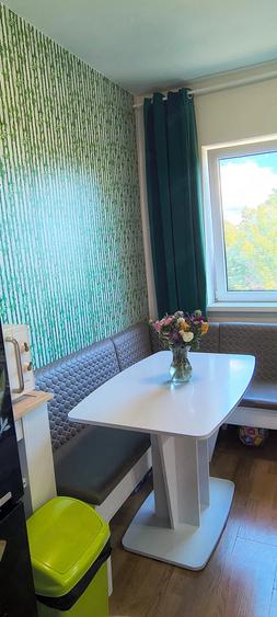 Apartament cu 3 camere semidecomandat în Exterior Vest
