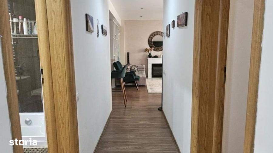Apartament cu 4 camere decomandat în Central
