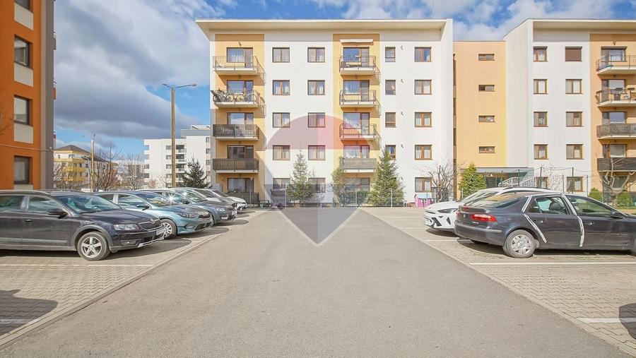 Apartament cu 3 camere decomandat, mobilat în Tractorul