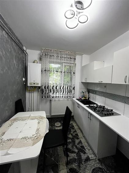 Apartament cu 2 camere semidecomandat în Tătărași
