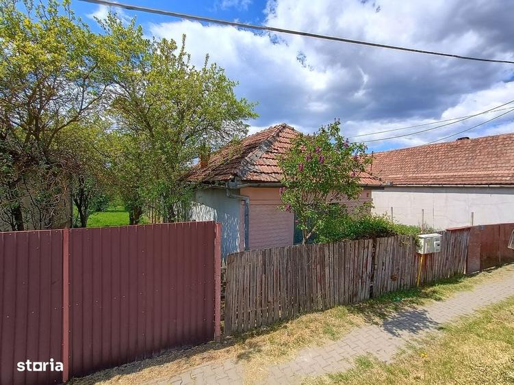 Casă cu 2 camere cu Teren 230 Mp în Central