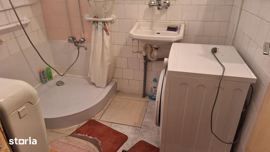 Casă cu 4 camere cu Teren 1180 Mp în Vladimirescu