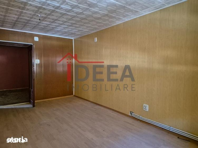 Apartament cu 4 camere semidecomandat în Central