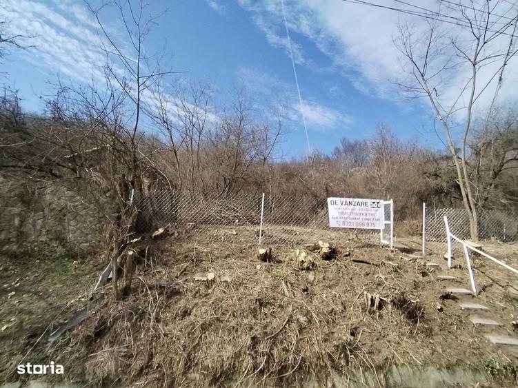 Teren de 5100 mp, în Răzvad